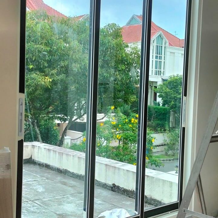 Sliding Door