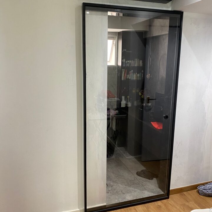 Sliding Door